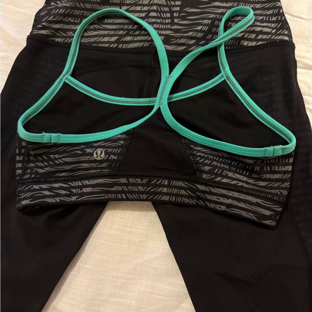 lululemon athletica Black and Teal Patterned Sports Bra with matching leggings - Picture 4 of 8